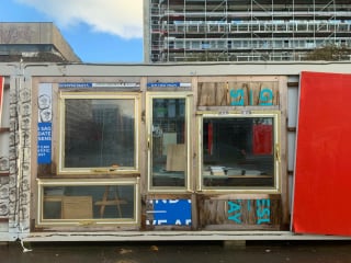Die Strategie, vorgefundene Einzelteile zu einem neuen Ganzen zusammenzufügen, hat die Ursprünge in der bildenden Kunst. Im Bild: Fassade des Modellprojekts Haus der Statistik, Berlin 