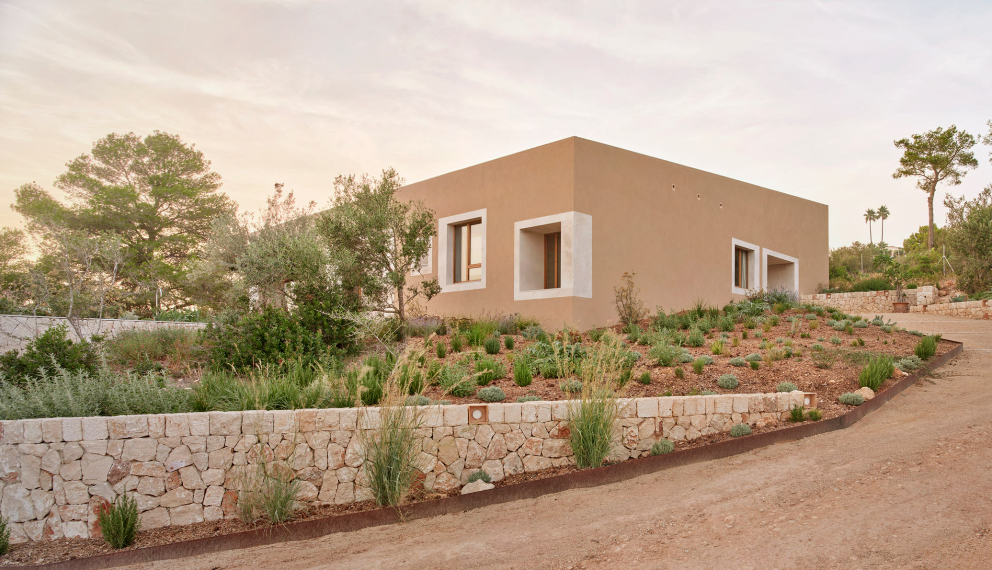 Gewinner Kategorie Architektur: Haus in Puntiró von Ripoll Tizón architects' studio