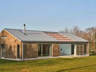 Im nordspanischen Navajeda hat die Architekturkooperative gurea ein Einfamilienhaus geplant.