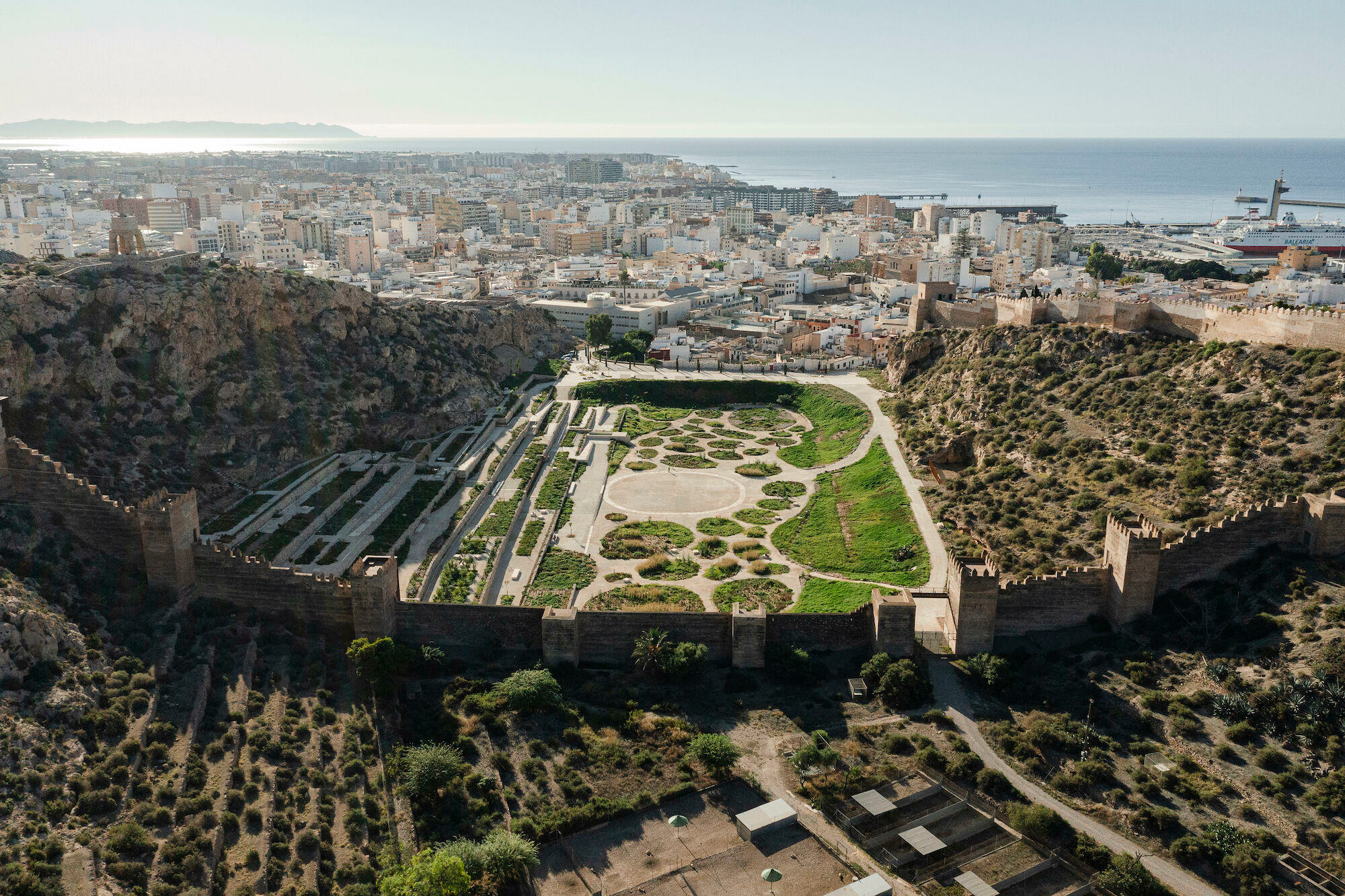Mediterrane Gärten von La Hoya Park in Almería Stadt und