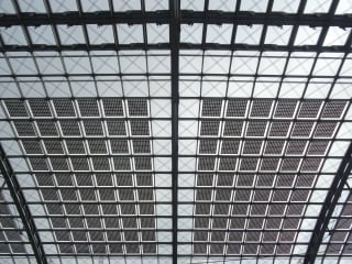 BiPV in einer Überkopfverglasung am Umweltbundesamt in Dessau