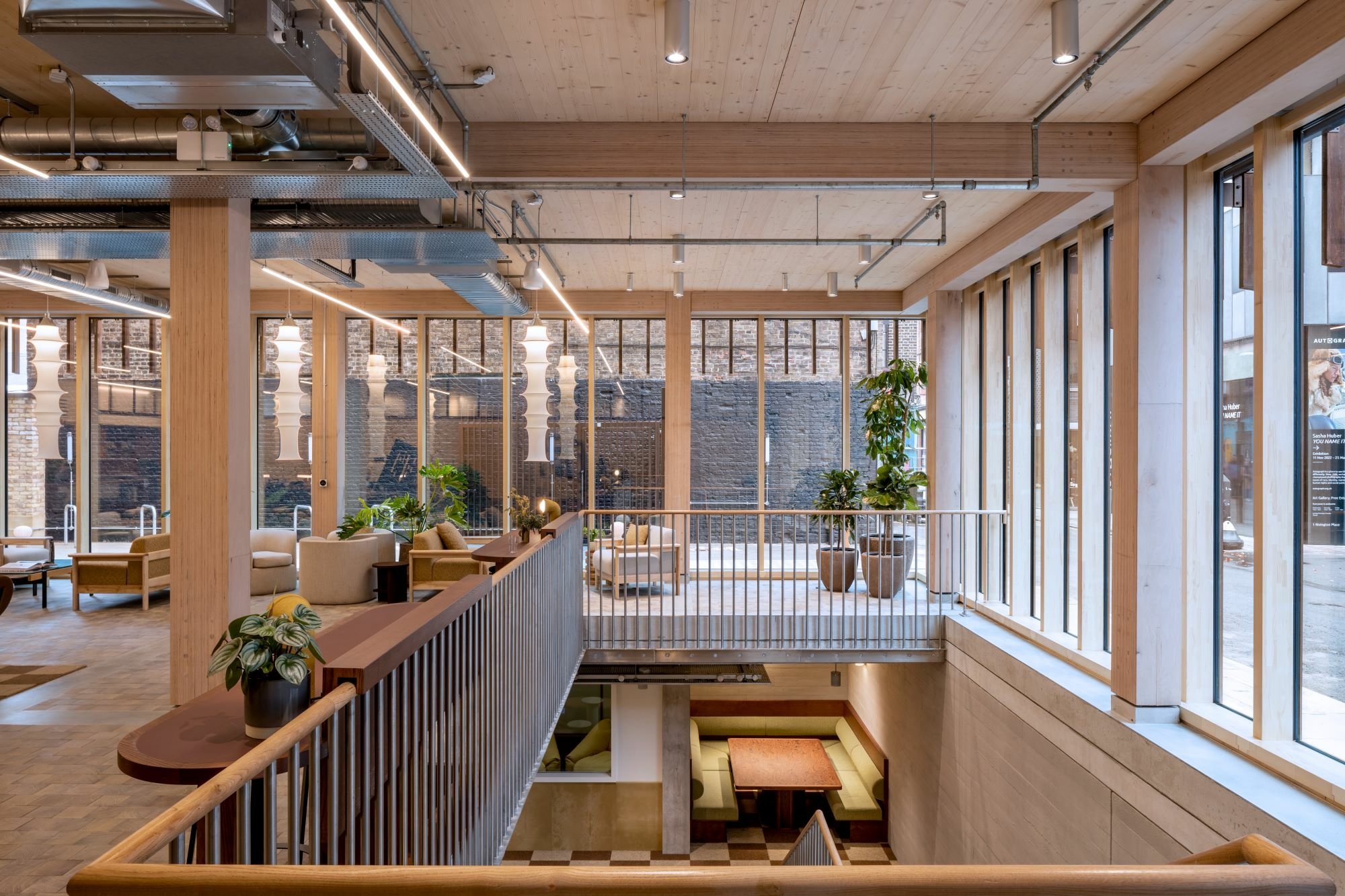 Black & White Building in London Holz Büro/Verwaltung