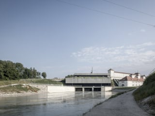 Das neue Wasserkraftwerk in Töging am Inn erzeugt rund 25 Prozent mehr Strom als der historische Bestandsbau.
