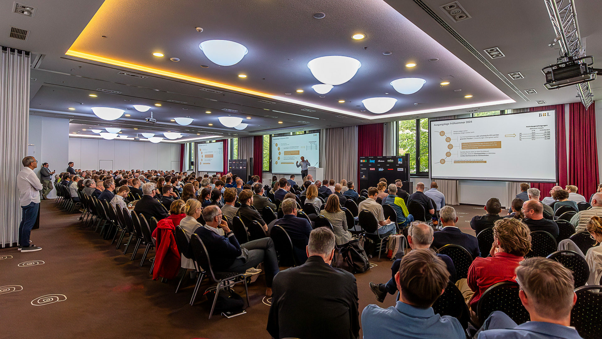 Der soziale Wohnungsbau werde sich wieder lohnen – die Umplanung von ursprünglich anders gedachten Wohnprojekten nannte er als einen Weg aus der Krise.