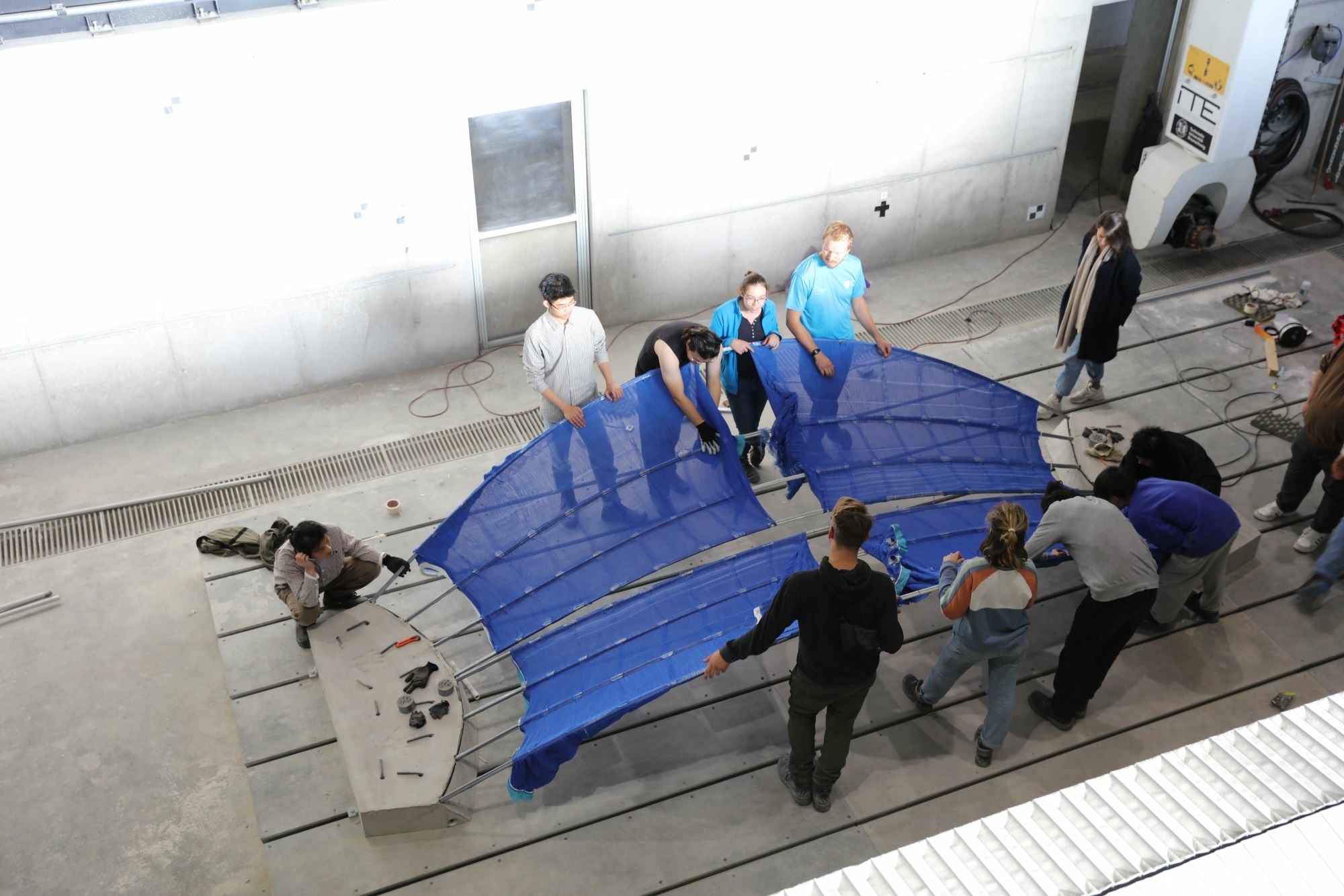 Eine CNC-gestrickte stay-in-place Schalung (KnitCrete) wurde an der TU Delft hergestellt.