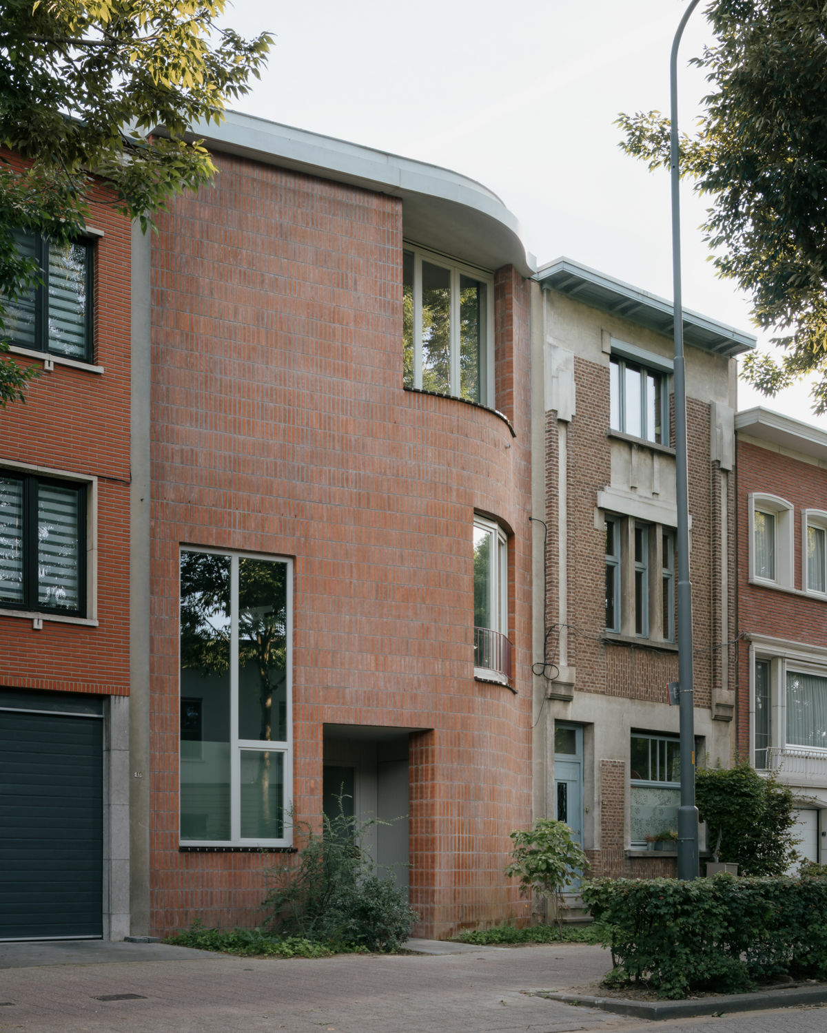 Die konvexe Wölbung der Fassade schafft zudem mehr Fläche im Innenraum.