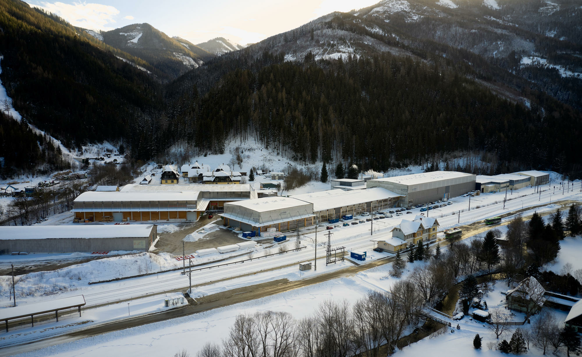Im österreichischen Kalwang wurden die Holzmodule vorgefertigt.