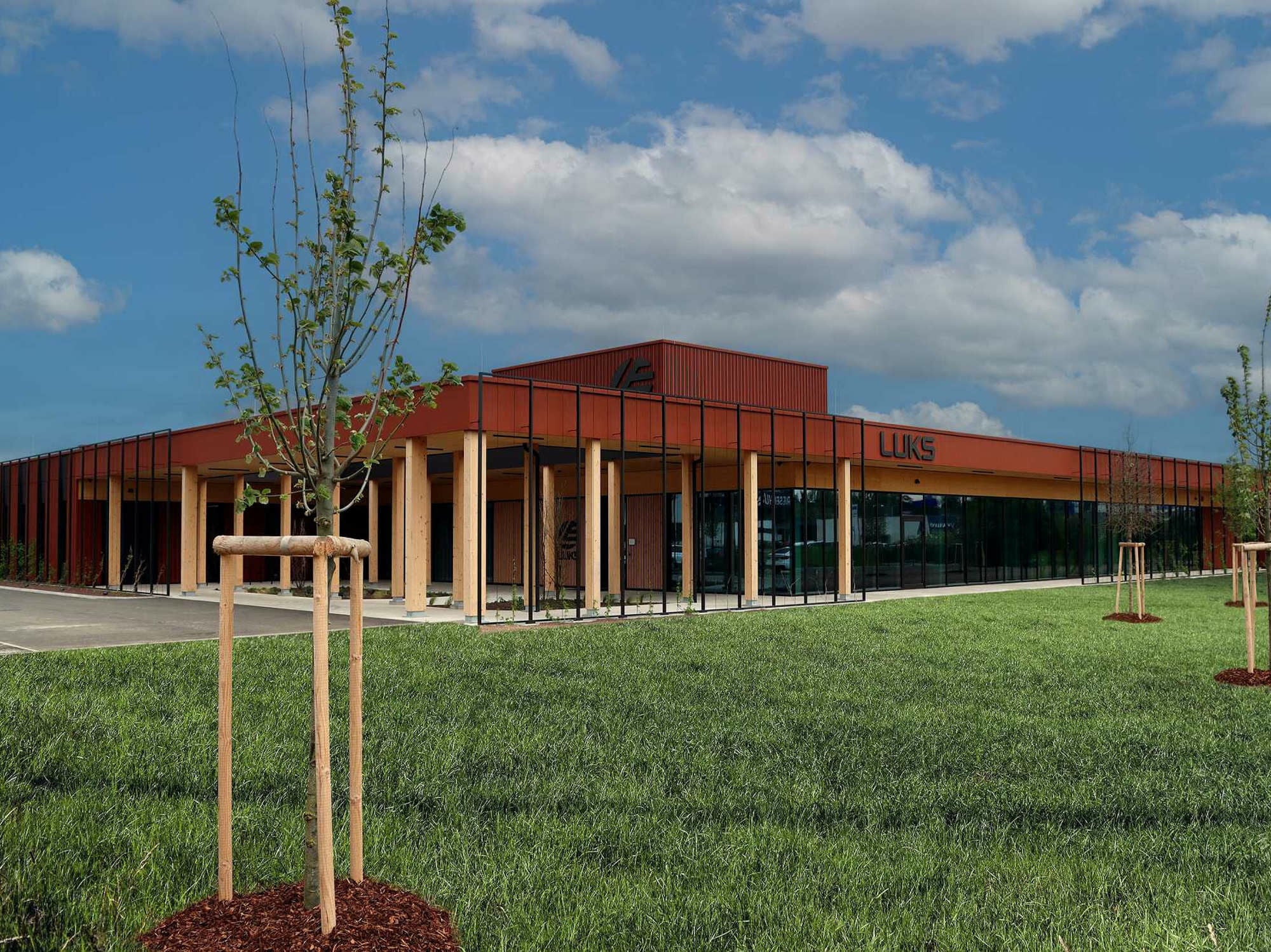 Im Juni 2024 bezog das Unternehmen LUKS seine neue Firmenzentrale in Mauer bei Amstetten.