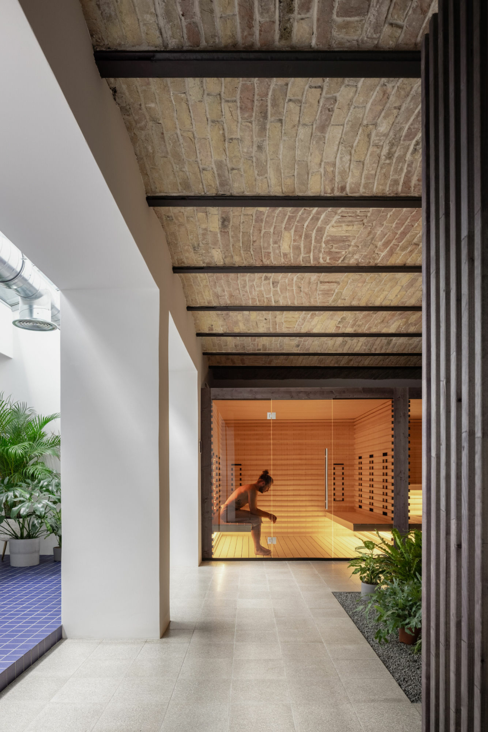 Die Architekt*innen wollten einen Ort schaffen, der es ermöglicht, aus dem Alltag auszubrechen und zur Ruhe zu kommen.