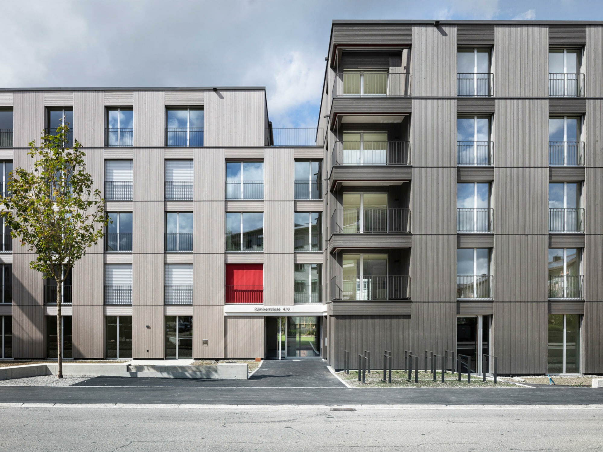 In Winterthur hat das Architekturbüro Atelier WW eine Wohnanlage realisiert.