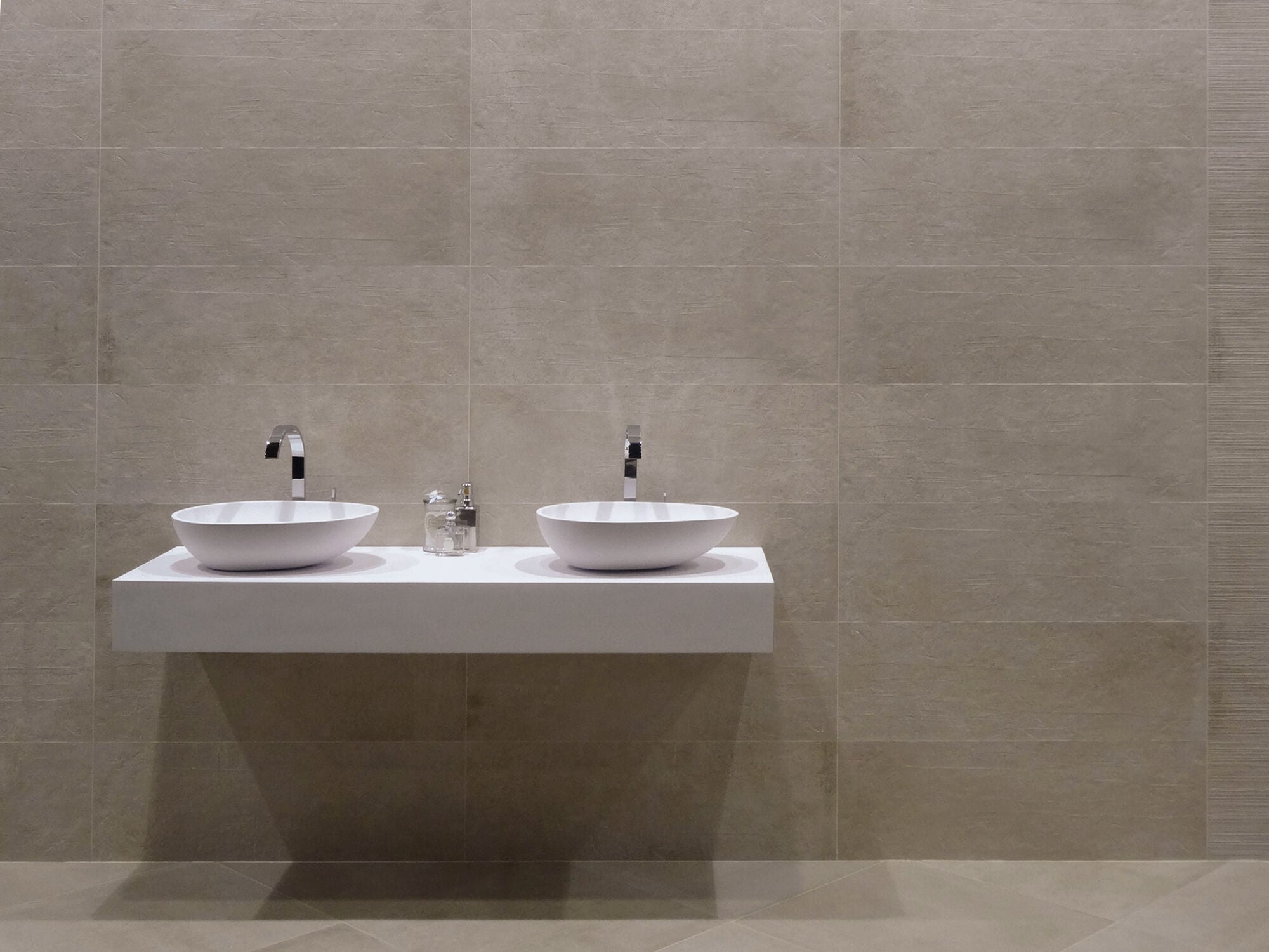 Ein Badezimmer zu gestalten ist aufwändig und erfordert nicht nur eine gründliche Planung, sondern auch jede Menge handwerkliches Geschick. 