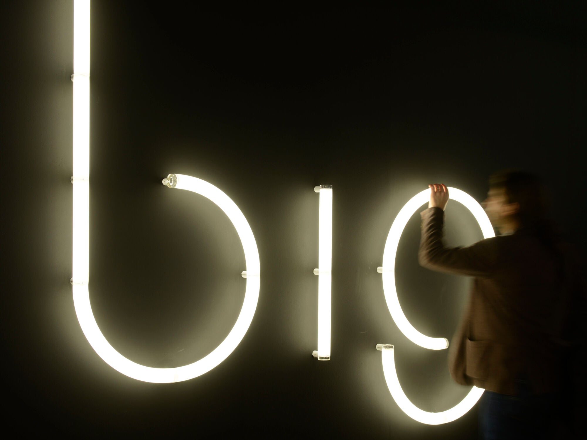 Die modularen, leuchtenden Buchstaben des Alphabet of Light sind als Versalien oder Minuskeln erhältlich. 