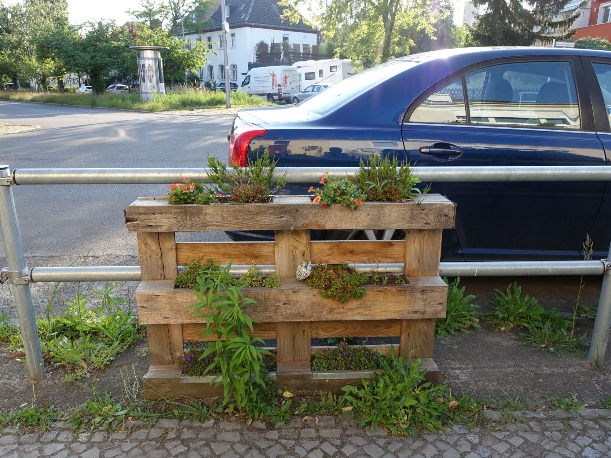 Guerilla Gardeners wollen mit ihren grünen Interventionen auf ökologische und soziale Missstände hinweisen. 
