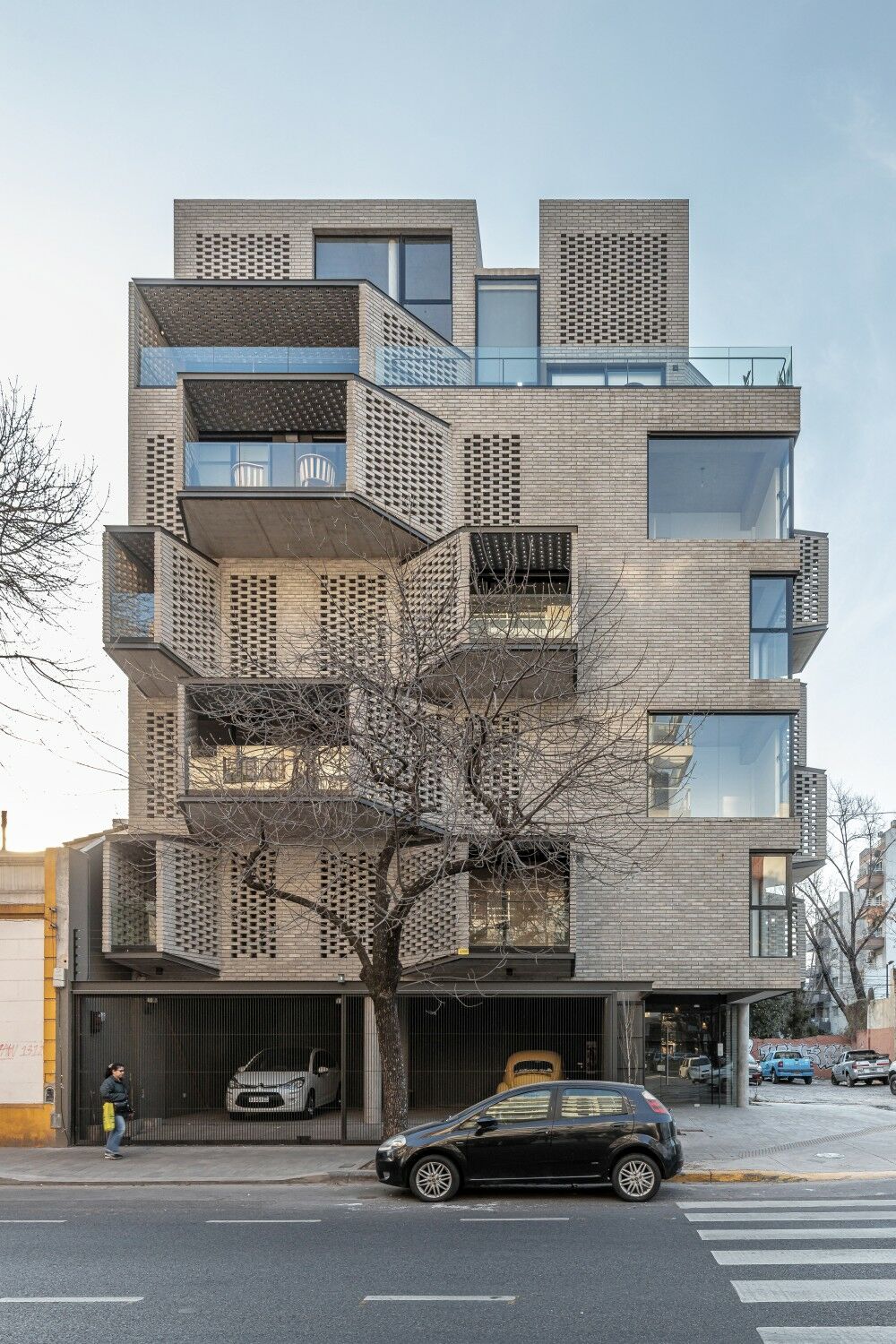 Das Wohnhaus M 5606 ist eines von vielen neuen Apartmentgebäude, die in den vergangenen Jahren in Villa Urquiza entstanden sind.