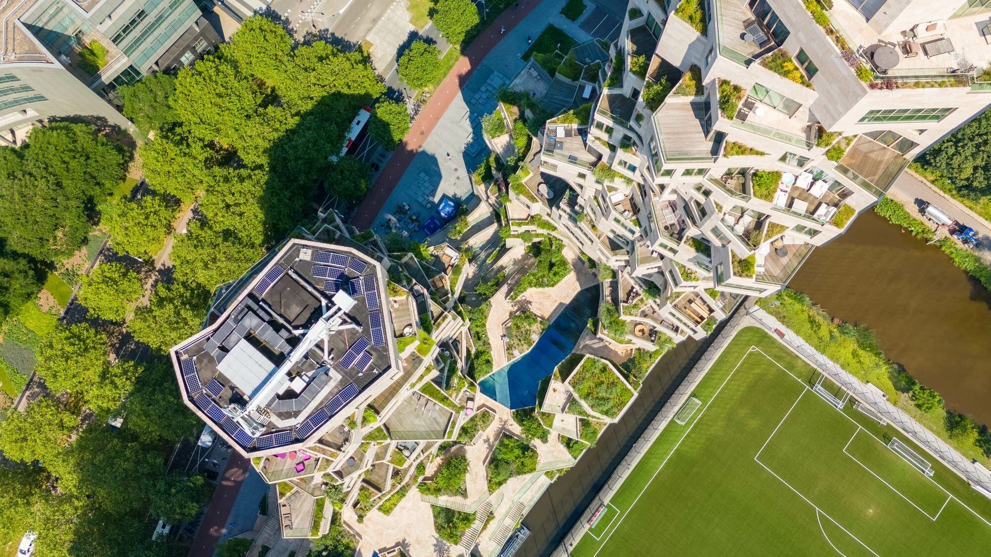 Die unterschiedlichen Ebenen bieten einen weiten Blick über die Stadt. 