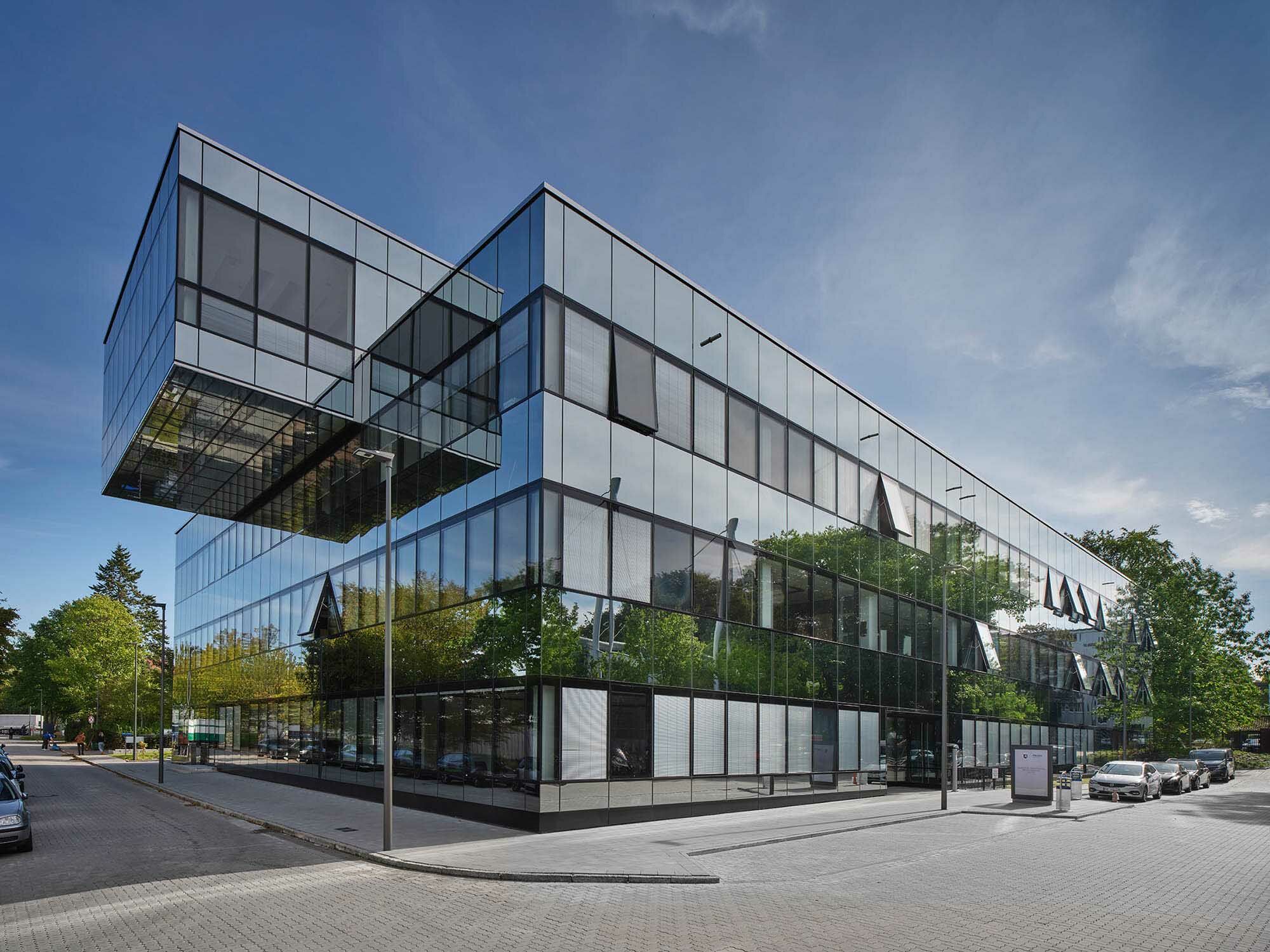 Im Akademie-Neubau AK Campus 3 der Hamburger Polizei wird zukünftig die Aus- und Weiterbildung aller Mitarbeitenden der Polizei Hamburg stattfinden.