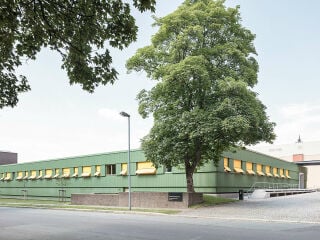 In Chemnitz wurde nach Plänen von Heine Mildner Architekten eine Robotron-Halle zum Stasi-Unterlagen-Archiv umgebaut. 