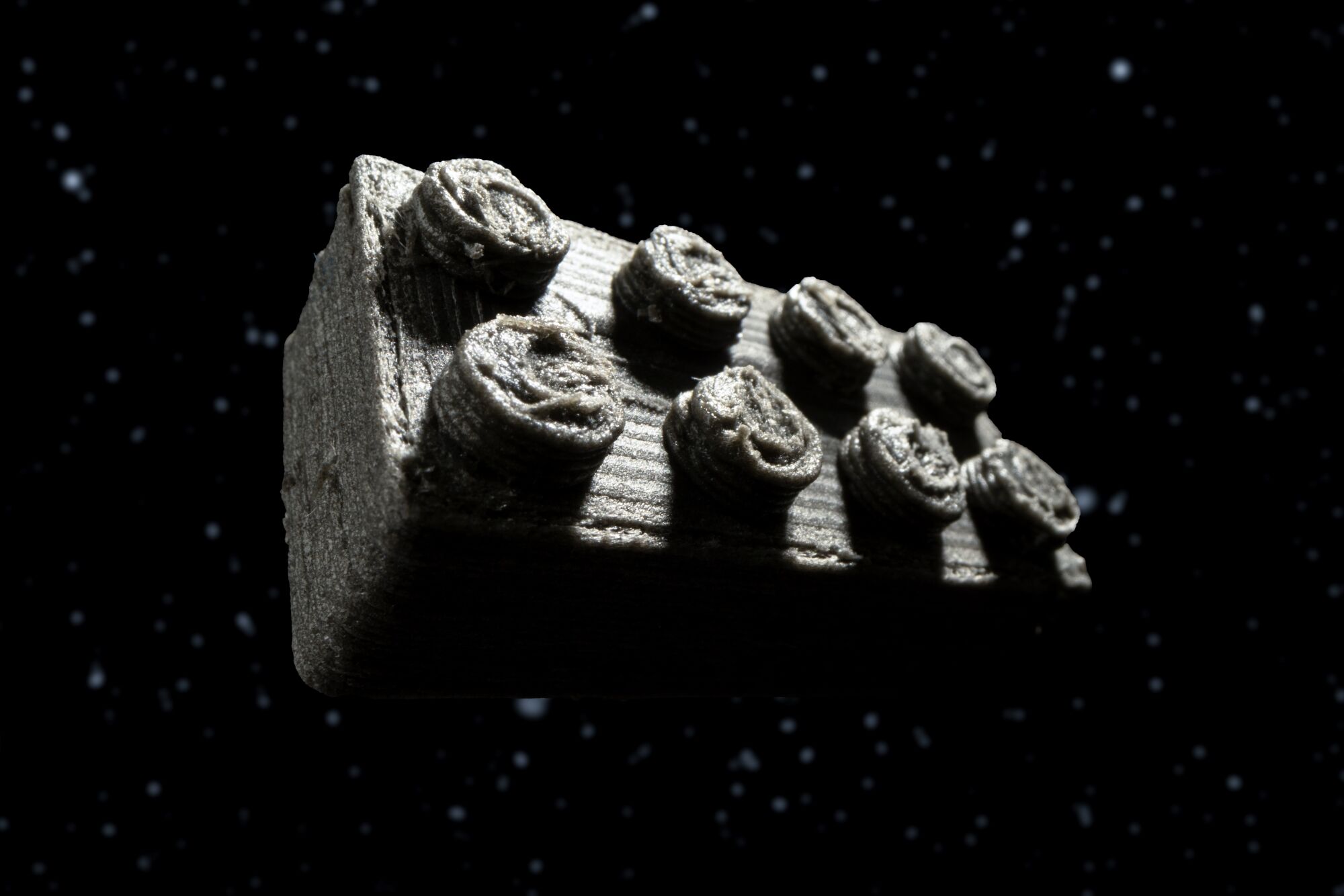 Das Material des Meteoriten ähnelt dem der Mondoberfläche und wurde als Ersatzstoff für die Experimente verwendet. 