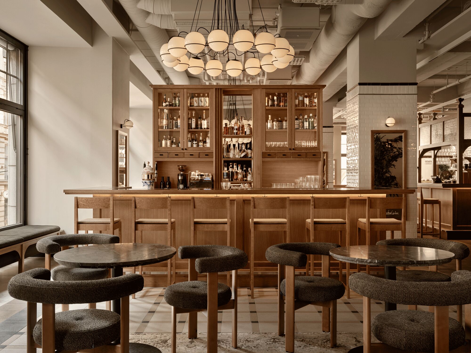 Gerade hat in Helsinki das Restaurant Bouchon Carême eröffnet, das von Fyra Design Agency gestaltet wurde.
