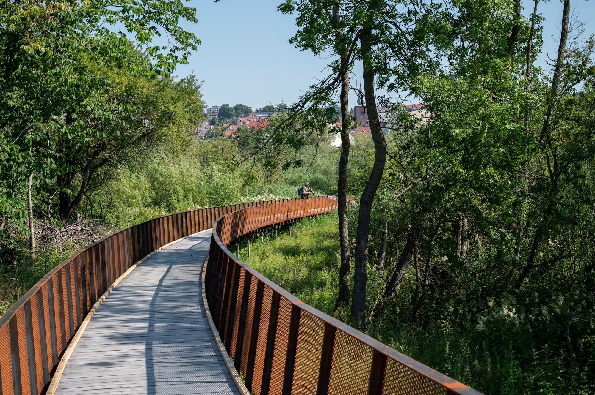 Die Umgestaltung von C.F. Møller Architekten aus Aarhus erschließt den Park als klimaangepasstes Naherholgunsgebiet.