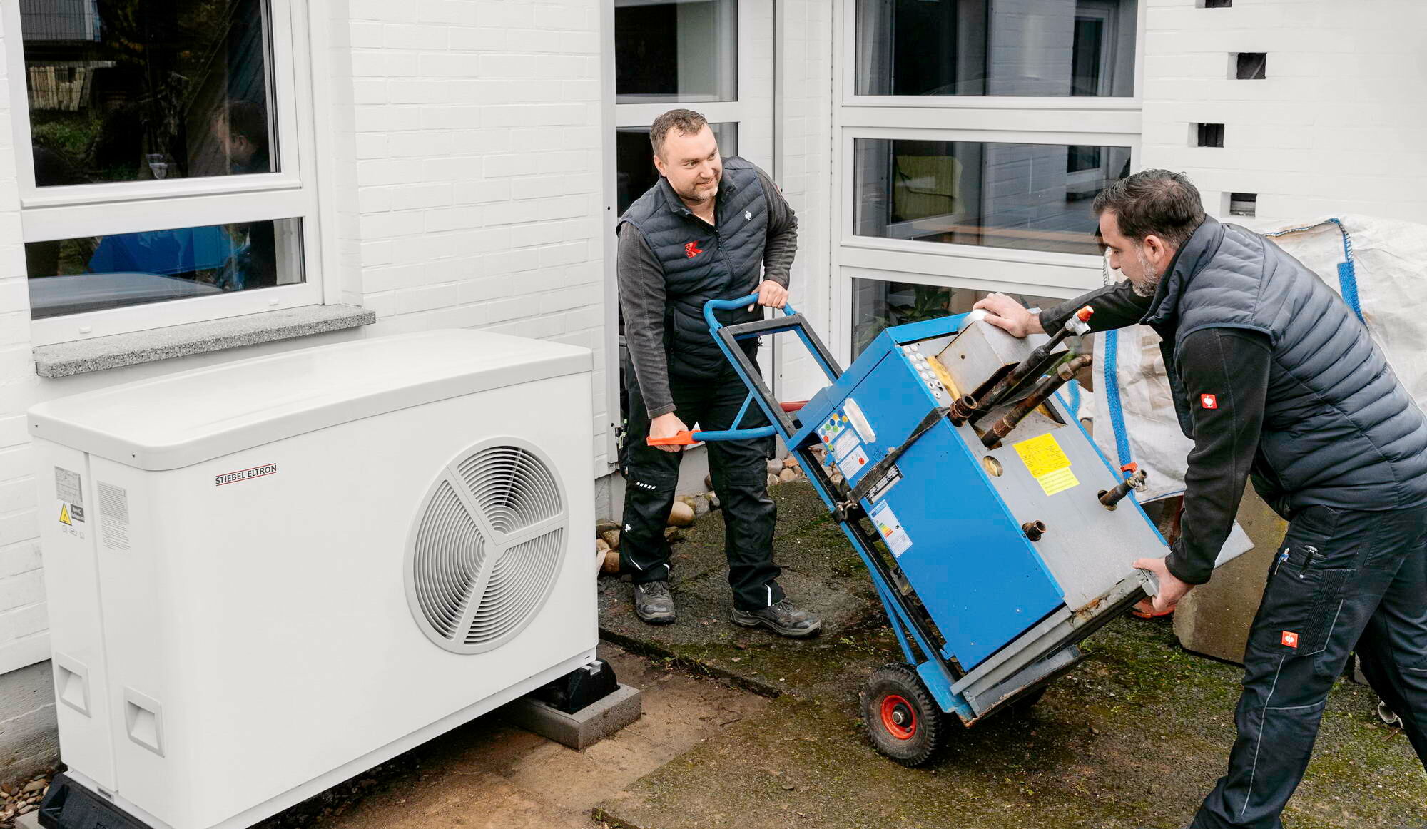 Um sein Eigenheim umweltfreundlich, zukunftssicher und energieeffizient zu beheizen, ließ Aaron Layher die alte Gasheizung gegen eine Luft/Wasser-Wärmepumpe von Stiebel Eltron austauschen.