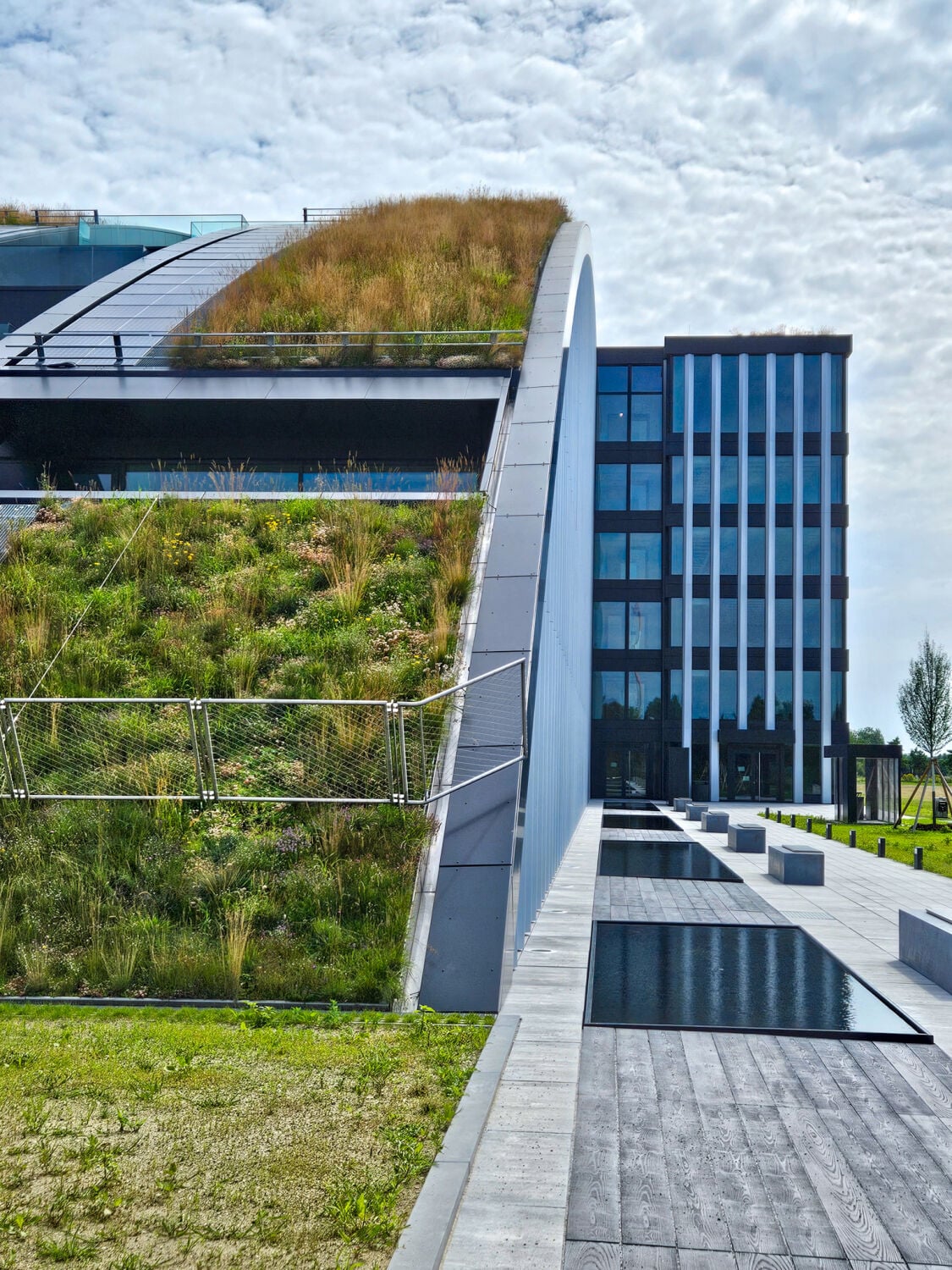 Durch die ausschließliche Verwendung von Sekundäraluminium gilt der Innovationsbogen als Pilotprojekt. 