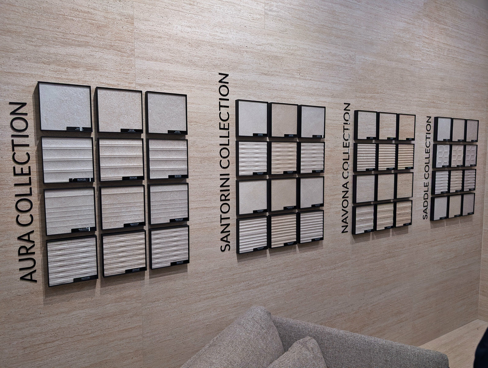 Der Materialtrend: Gleich vier neue Kollektionen mit unterschiedlichen Oberflächenstrukturen in Travertinoptik zeigte Porcelanosa an seinem Cersaie-Messestand.