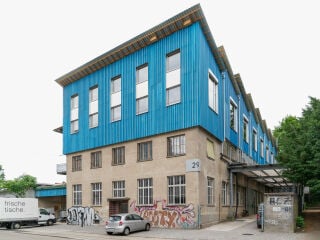 Der Gewerbebau in der Grubenstrasse 29 in Zürich wurde bis 2025 nach Plänen von Baubüro in situ aufgestockt.