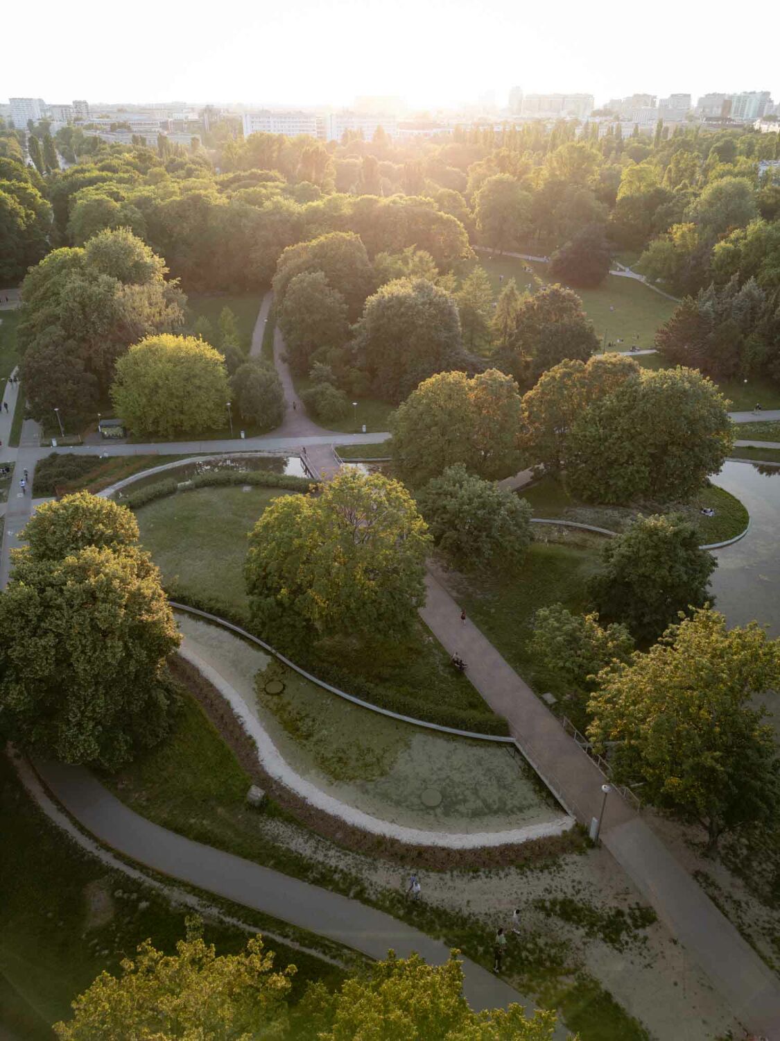 WXCA gestalteten den gesamten Park als biozönotische Landschaft.
