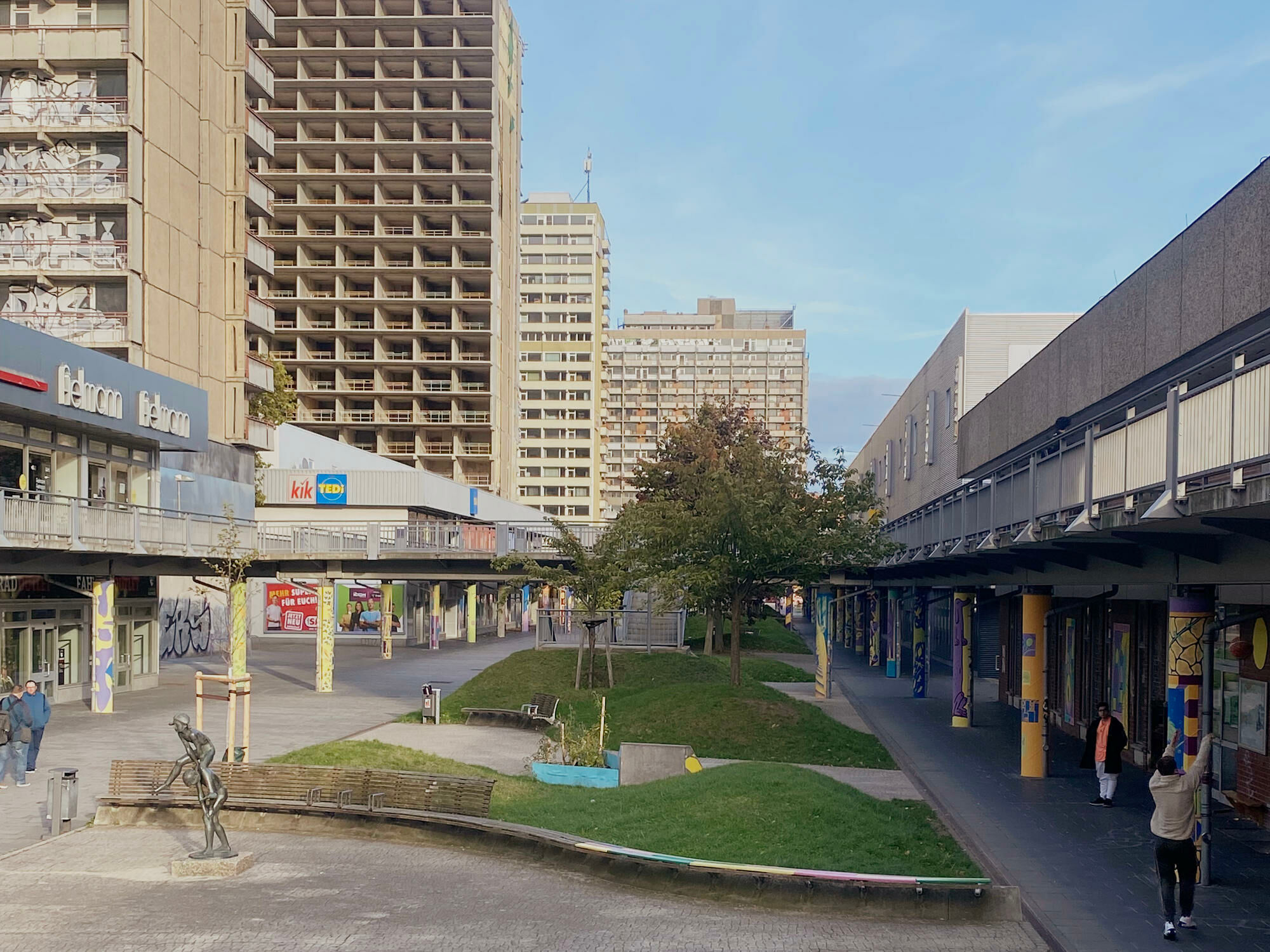 Seit einigen Jahren gibt es Versuche, das Zentrum von Halle-Neustadt umzugestalten.