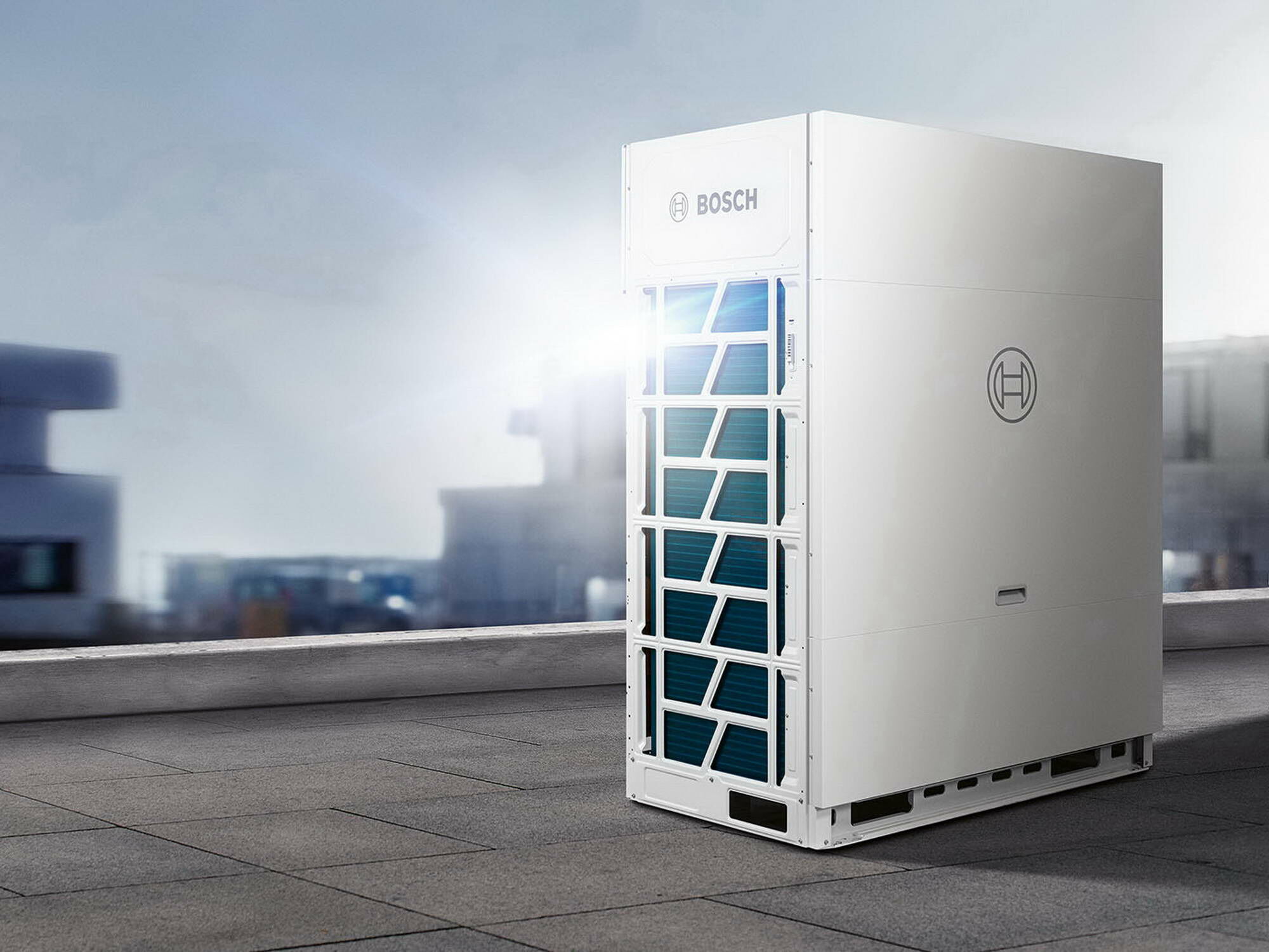 Als Einzelgerät hat das VRF-Klimasystem einen Leistungsbereich von 25 kW bis 90 kW, als Dreier-Kaskade bis zu 270 kW.