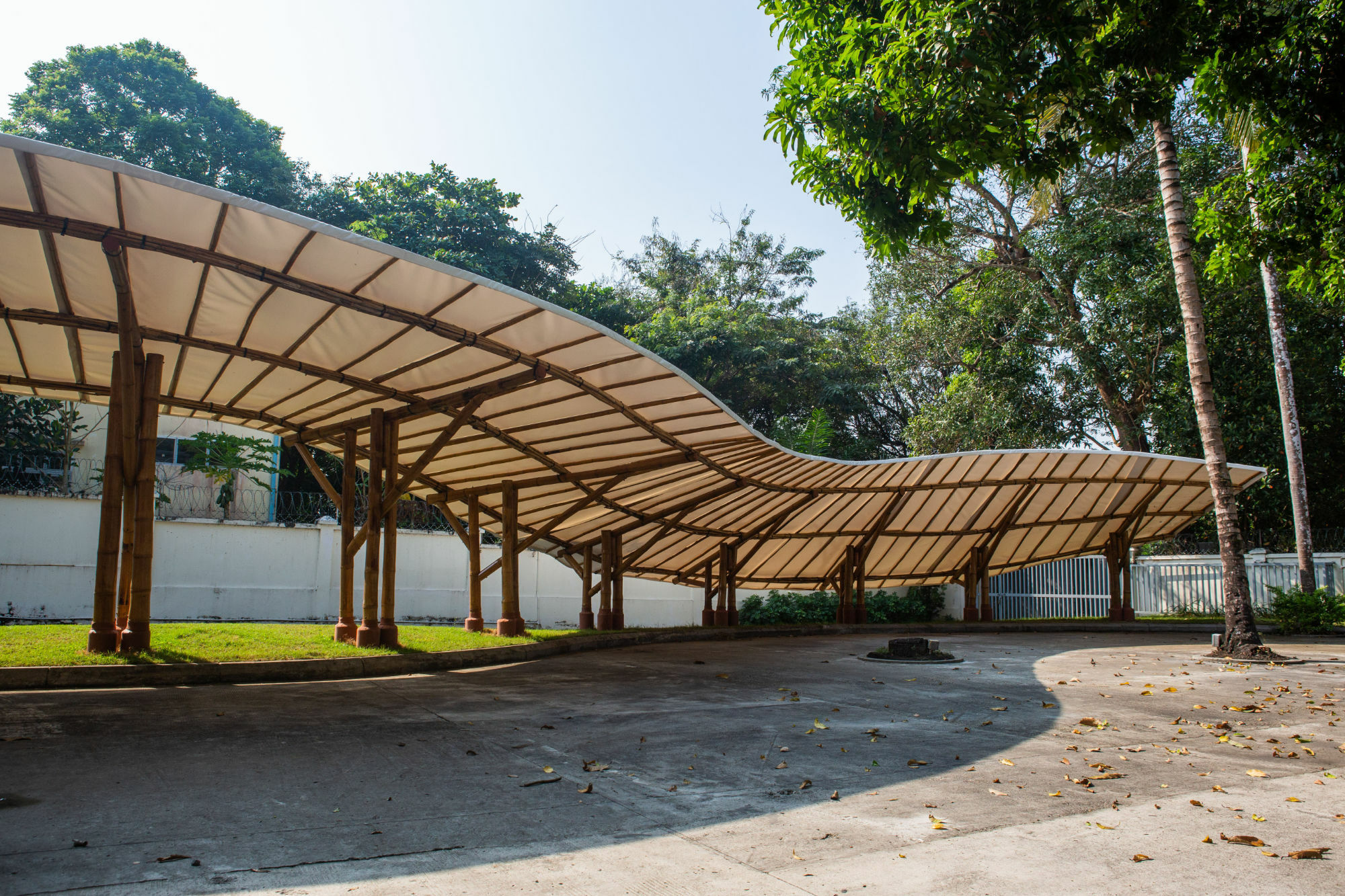Das Projekt Shade ist eine Antwort auf die klimatischen und sozialen Bedürfnisse eines Grundschulhofs in der Metropole Yangon, Myanmar.