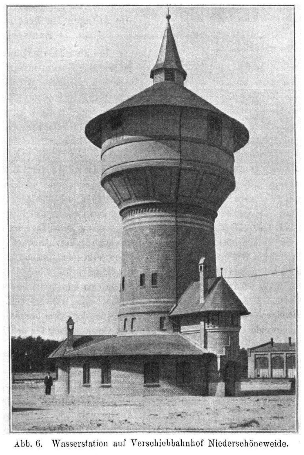 Historisches Foto des Wasserturms (erschienen 1905) mit Bildunterschrift: Wasserstation auf Verschiebebahnhof Niederschöneweide