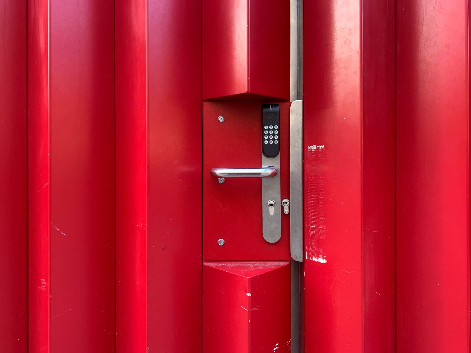 Keypads sind vor allem an Hauseingangstüren zu Büros, Arztpraxen oder Beherbergungsbetrieben installiert.