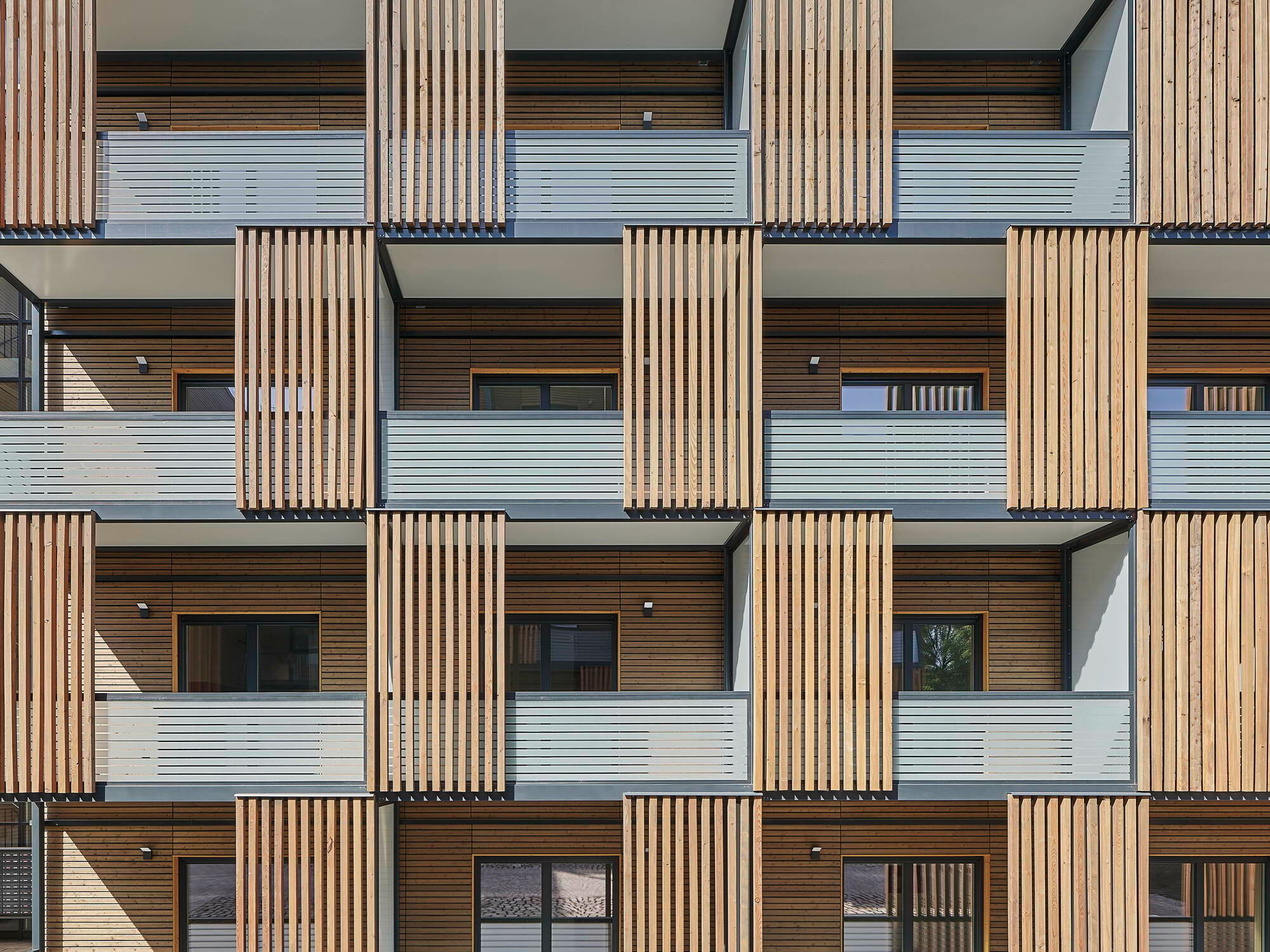 Jede Wohnung hat einen eigenen Balkon bzw. eine Terrasse. 