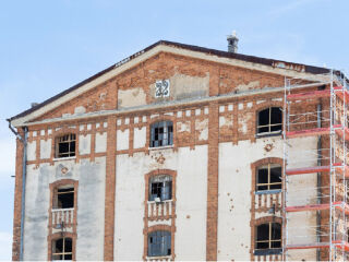 Im Hafen von Rijeka steht ein Lagerhaus aus dem frühen 20. Jahrhundert. Es gilt als eines der ersten Betonskelettbauten Kroatiens.