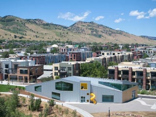 Boulder ist eine Stadt mit etwas mehr als 100.000 Einwohnern im US-amerikanischen Bundesstaat Colorado.