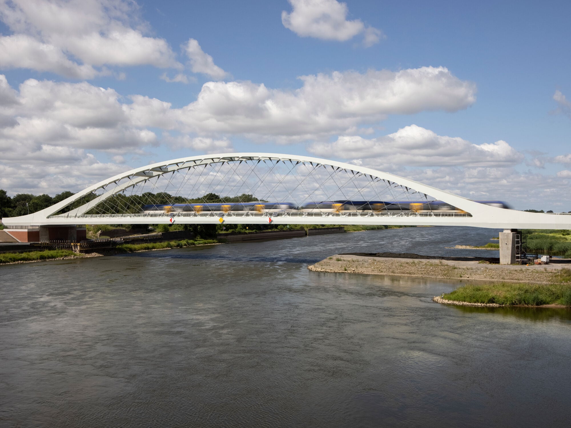 Die größte Stützenweite der Oderbrücke Küstrin-Kietz misst 130 Meter.