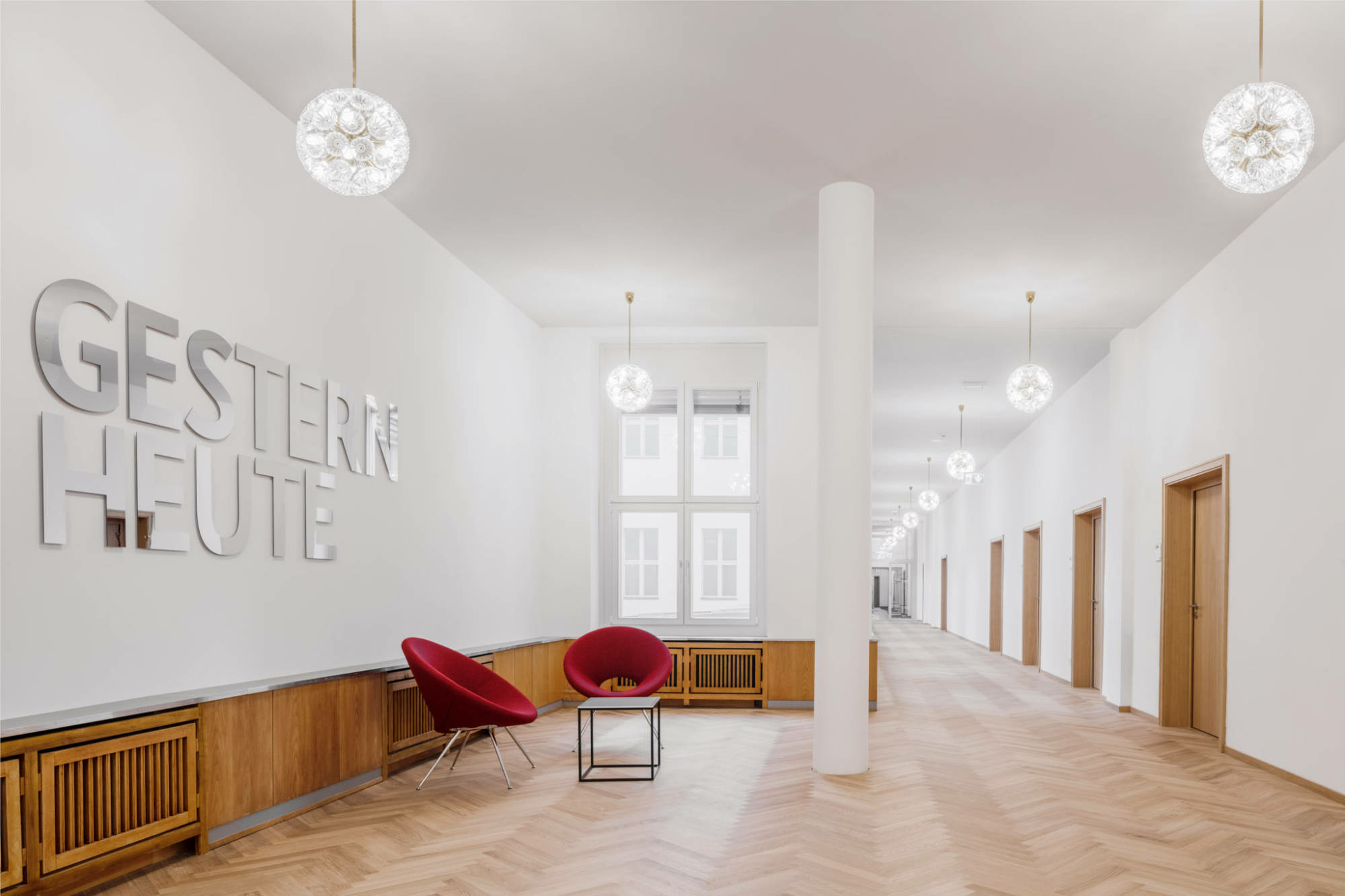 Heute befinden sich hier die neuen Büros für das Bundesministerium für Gesundheit sowie für das Bundesministerium für Familie, Senioren, Frauen und Jugend. 