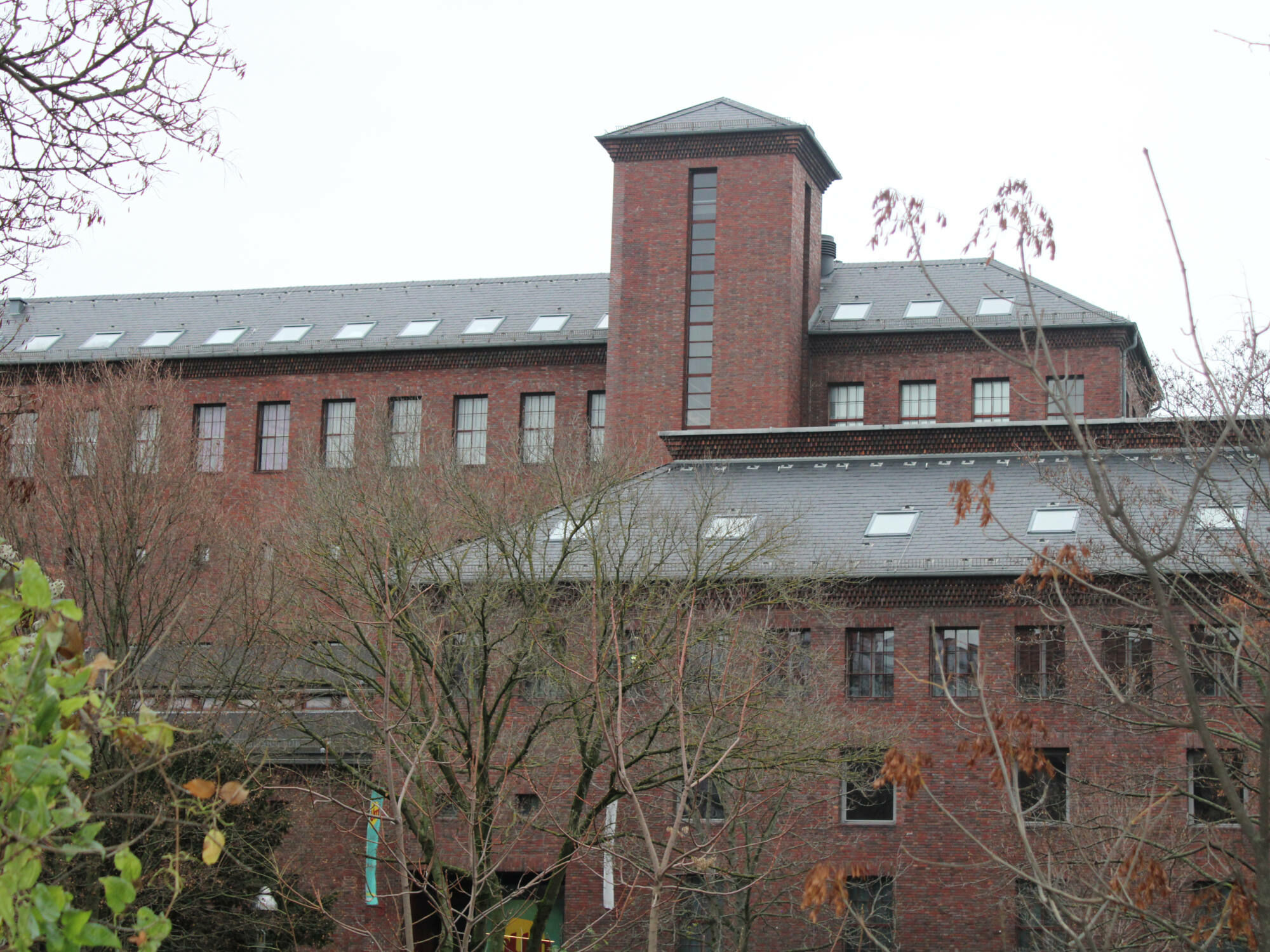 Eine Nutzungsänderung liegt vor, wenn ein Gebäude oder ein Gebäudeteil künftig anders genutzt wird als ursprünglich vorgesehen (Abb.: Ehemaliges Umspannwerk am Paul-Lincke-Ufer in Berlin-Kreuzberg).