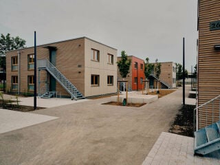 Siegloch und Partner planten die modularen Unterkünfte, die innerhalb von nur drei Monaten errichtet wurden.