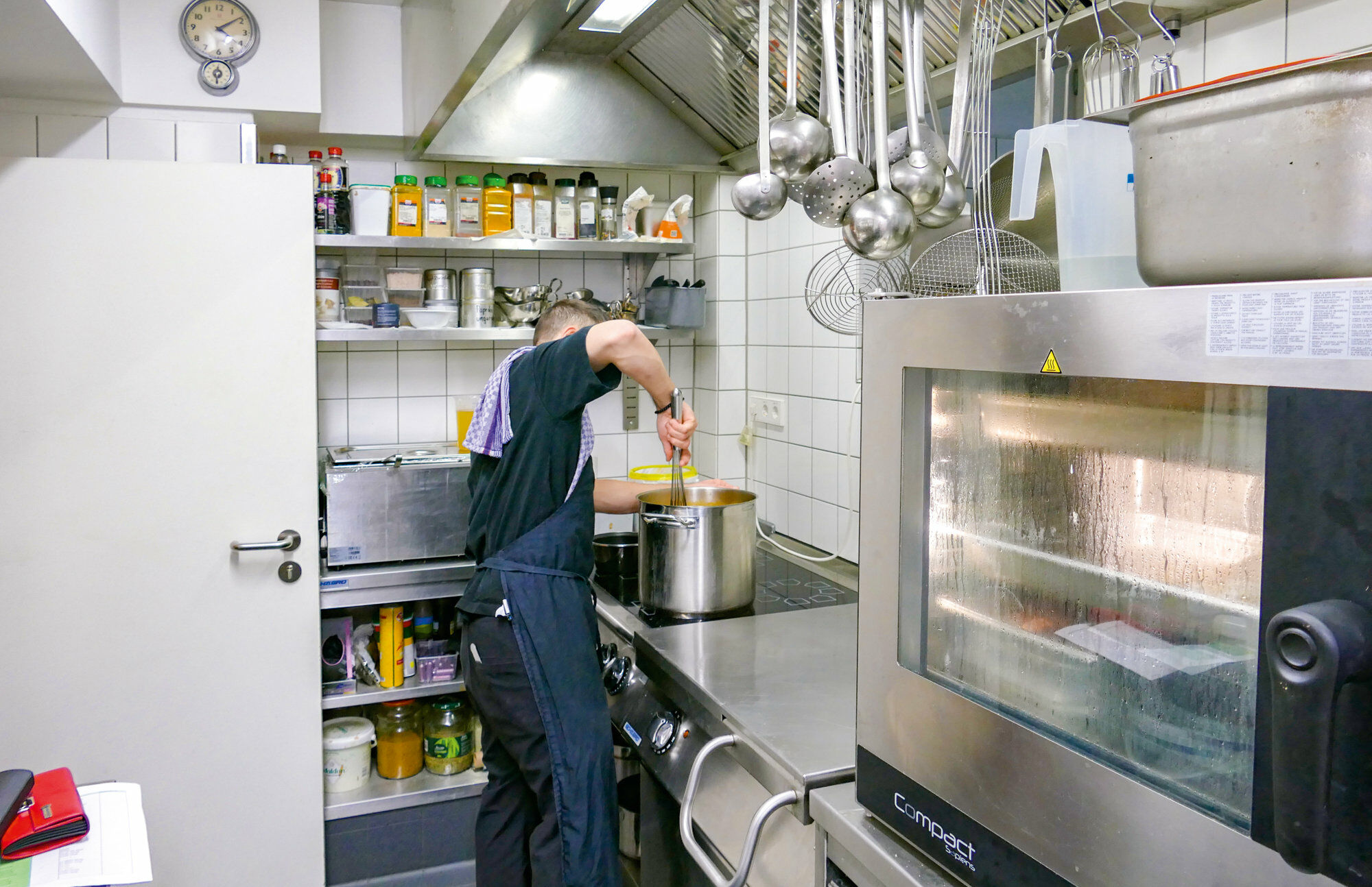 In der Küche kommt ein Mehrsensormelder zum Einsatz.