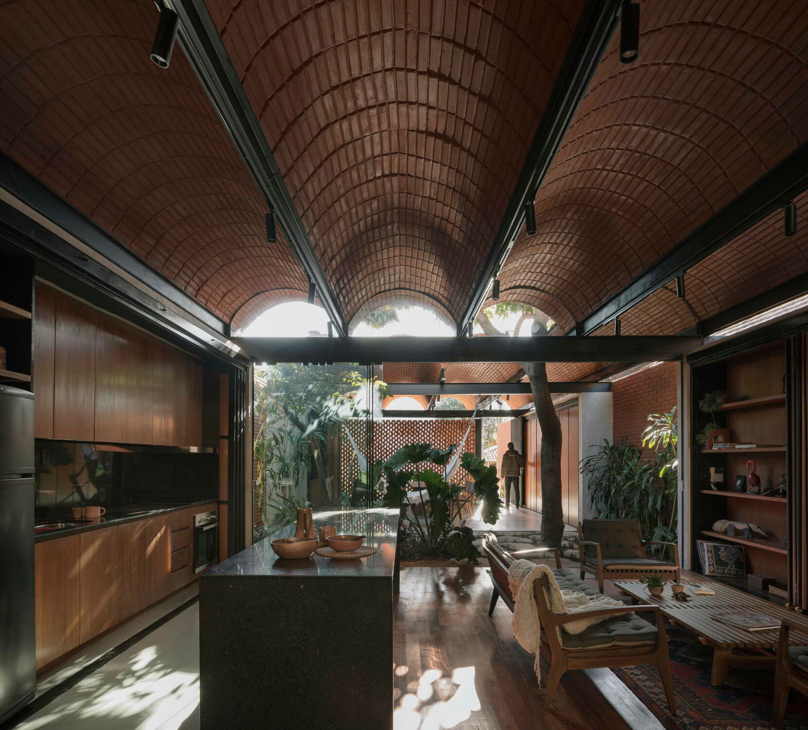 Gewinner Brick Award 2024, Kategorie Feeling at home: The Intermediate House, Asunción, Paraguay. Architektur: Equipo de Arquitectura, Asunción