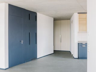 Auf dem Gelände einer ehemaligen Spinnerei in der Schweizer Gemeinde Derendingen hat das Zürcher Planungsbüro Atelier Nu das Turbinenhaus realisiert.