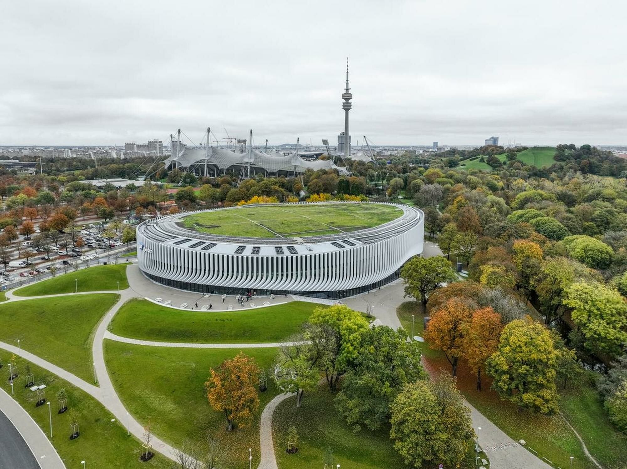 Mit seinen denkmalgeschützten Bauten stellt der Olympiapark einen anspruchsvollen Baugrund dar: Der SAP Garden hat die Aufgabe, die architektonischen Qualitäten fortzuführen.