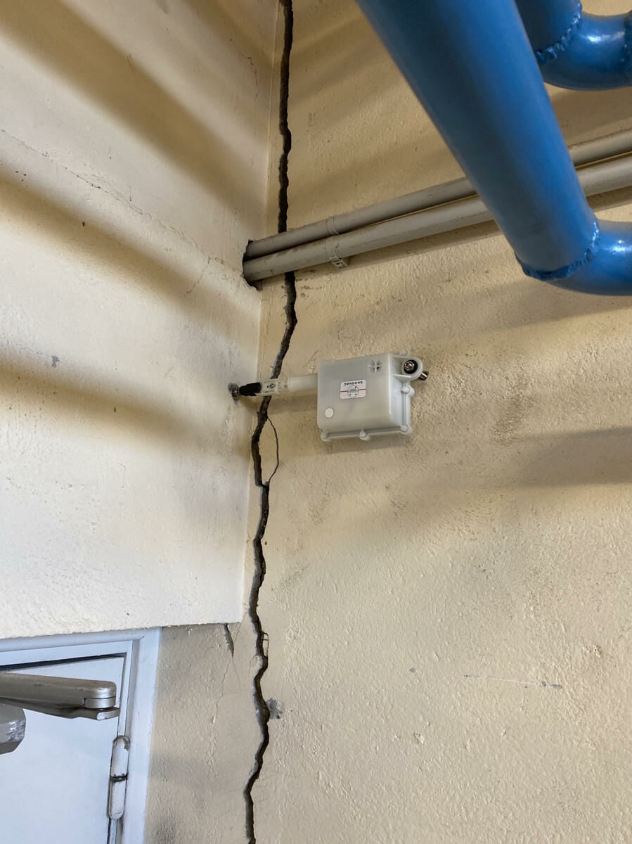 Die Datenübertragung erfolgt über LTE-M oder NB-IoT und ist unabhängig von lokalen Netzbedingungen. 
