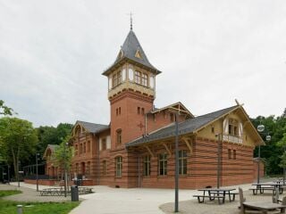 Die Revitalisierung und äußerst zurückhaltende Erweiterung des Eierhäuschens erfolgte nach Plänen von dhl architekten zwischen 2017-2024.