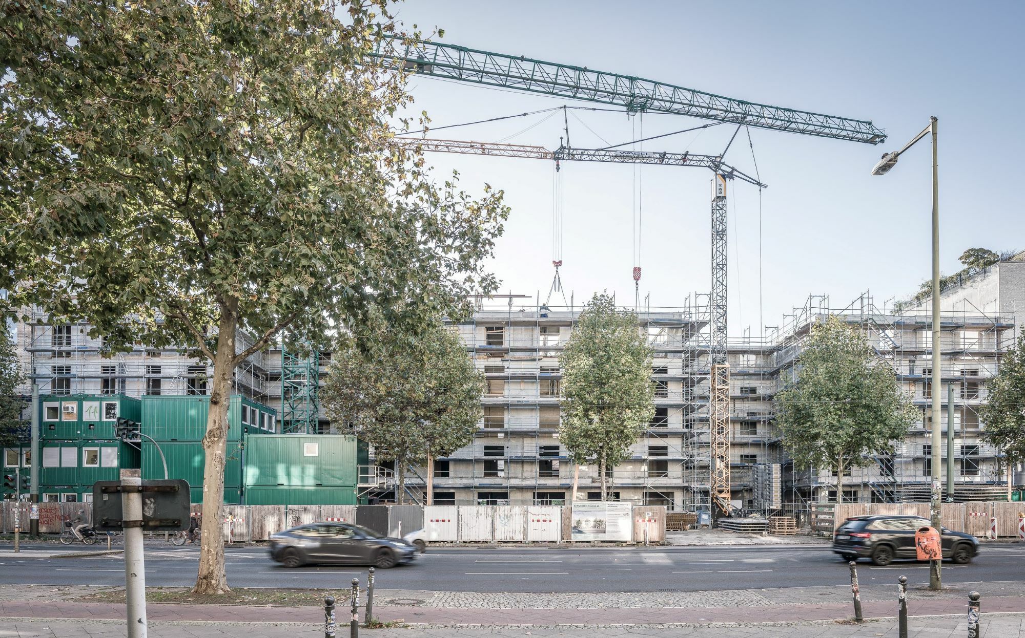 Für den denkmalgeschützten Bereich galten strenge Vorgaben aus dem Bebauungsplan und der vorhandenen Gestaltungssatzung, sowie Auflagen zum geförderten Wohnungsbau.