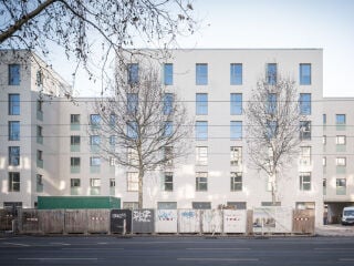 In Zusammenarbeit schufen Studio Mars und Linie Creutzfeldt Architekten an der Bernauer Straße insgesamt 87 neue Wohnungen – dort, wo einst die Mauer verlief.