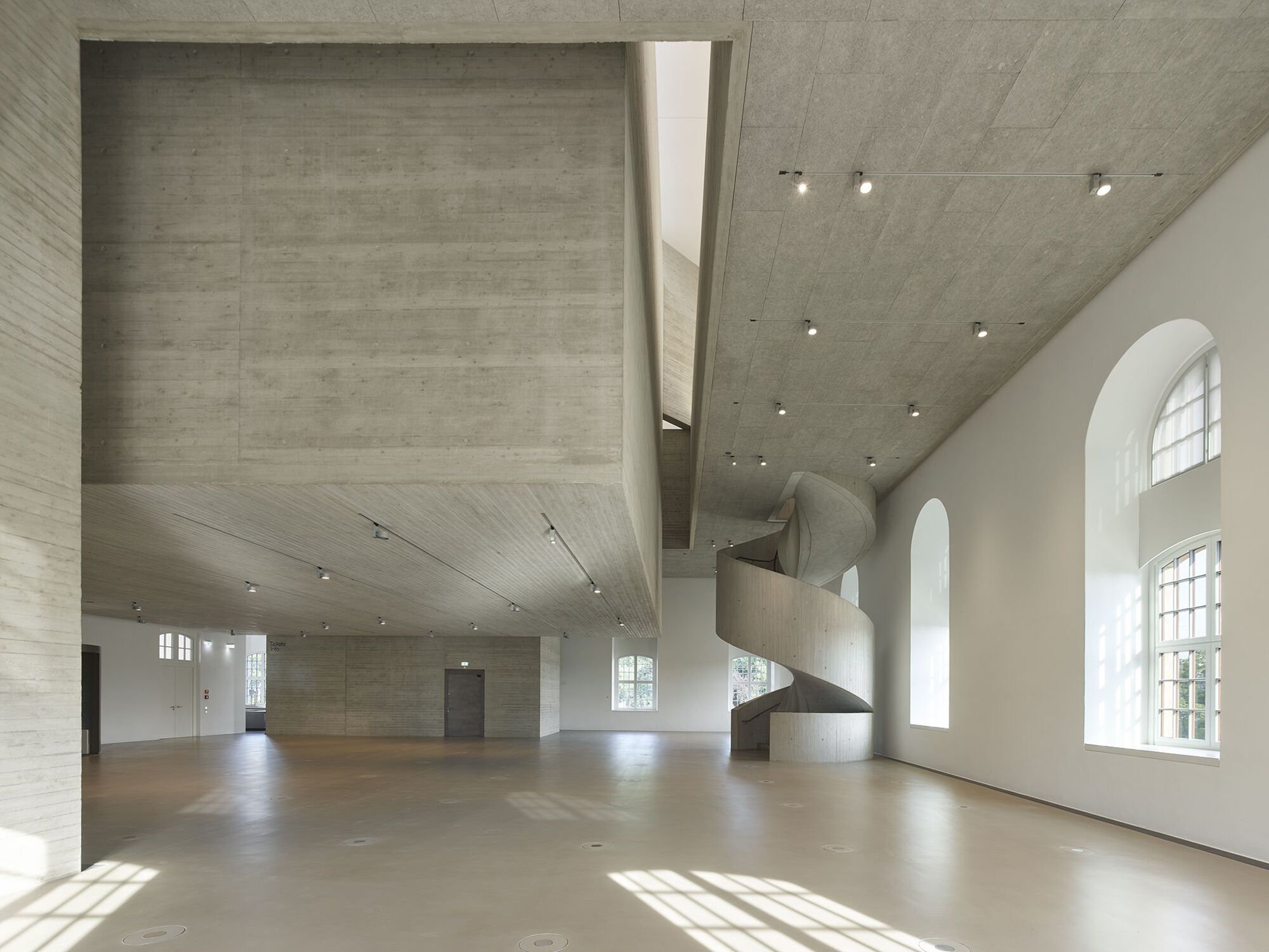 Das Archiv der Avantgarden in Dresden beherbergt seit 2023 eine vormals private Kunst- und Designsammlung. Den Umbau des barocken Bestands übernahmen Nieto Sobejano Arquitectos.
